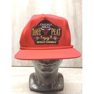 Vtg CHICAGO BULLS San Sun THREE-PEAT 1993 NBA Finals RED HAT Jordan COLLECTIBLE